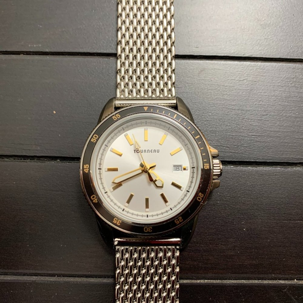 Ladies' Tourneau dive style watch